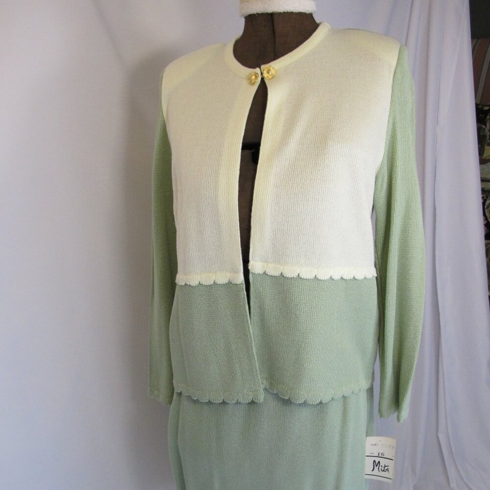 NWT  Mita 2-piece skirt suit – sage green and beige 16P